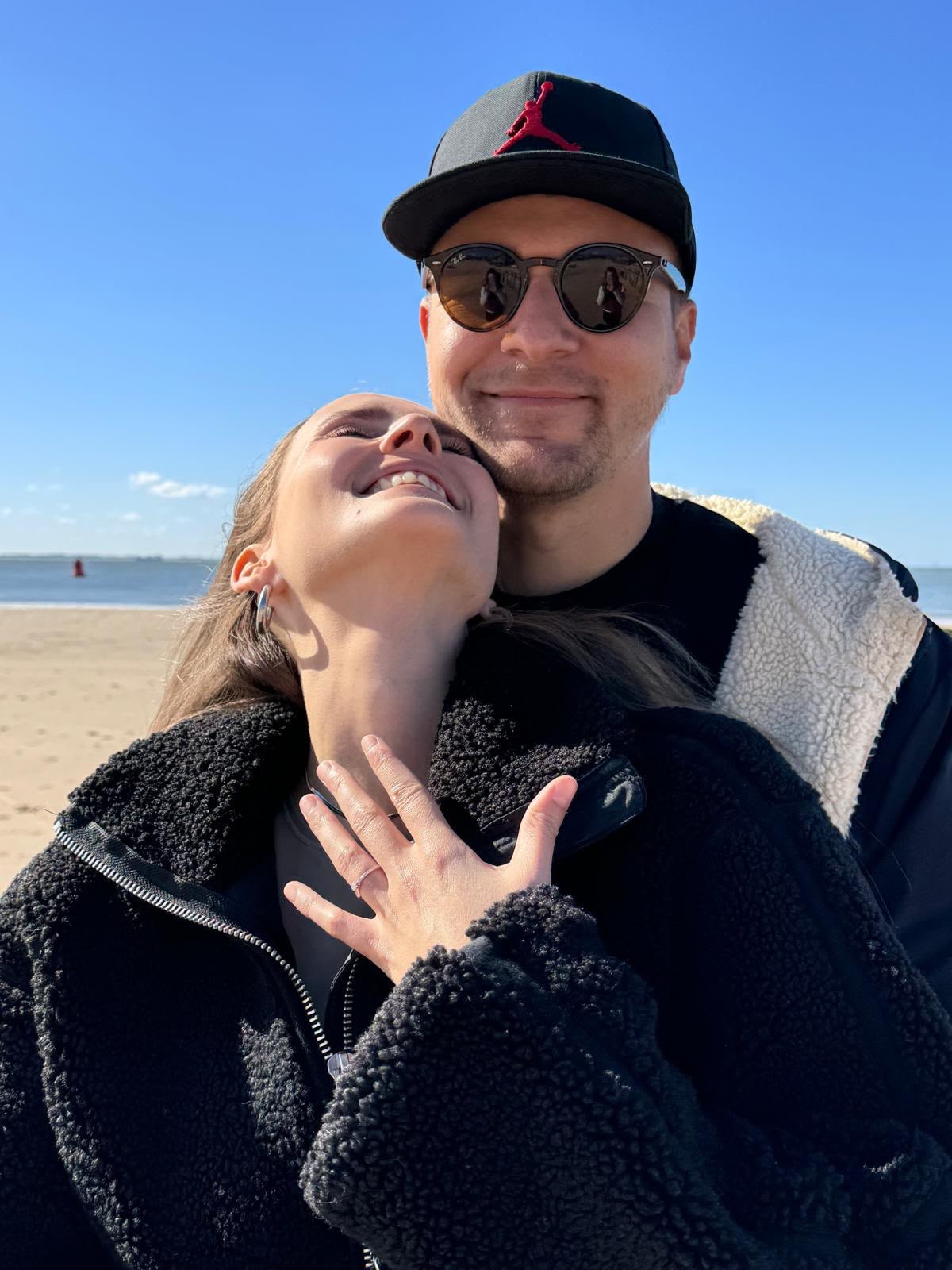 Jennifer und Dennis am Meer